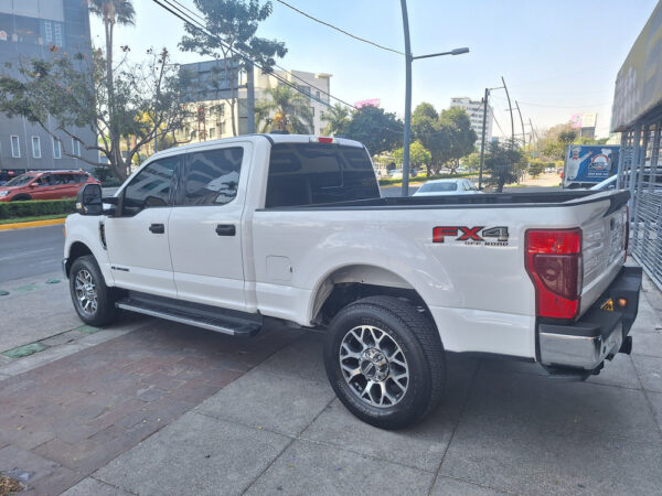 Ford F-250 6.7l Super Duty Cab Dob Diesel 4x4 At - Imagen 17