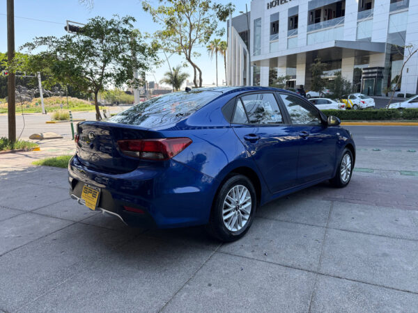 Kia Rio 1.6 Lx Sedan At - Imagen 18